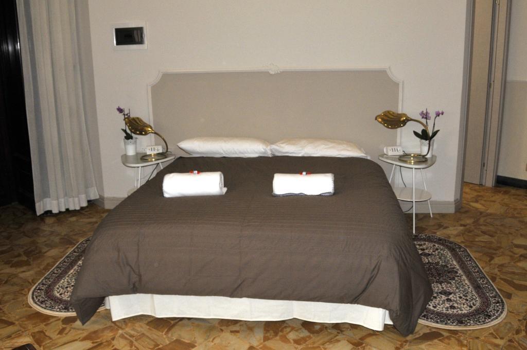 צ'יוויטווקיה Alibrandi Palace חדר תמונה