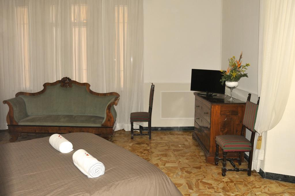צ'יוויטווקיה Alibrandi Palace חדר תמונה