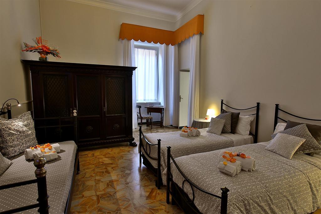 צ'יוויטווקיה Alibrandi Palace מראה חיצוני תמונה