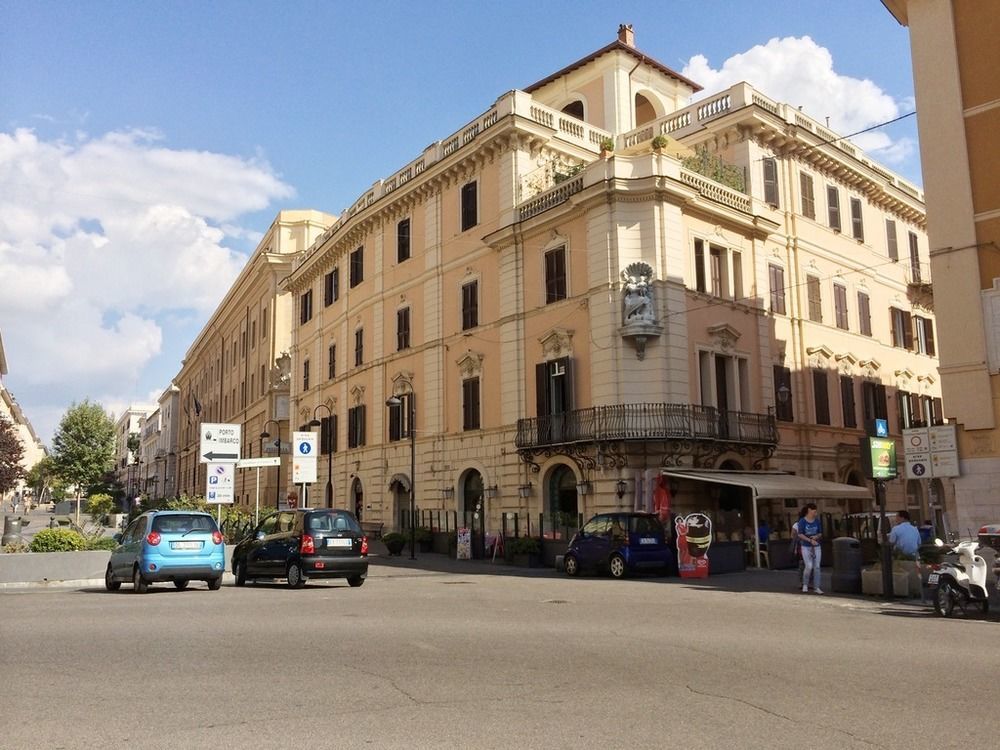 צ'יוויטווקיה Alibrandi Palace מראה חיצוני תמונה