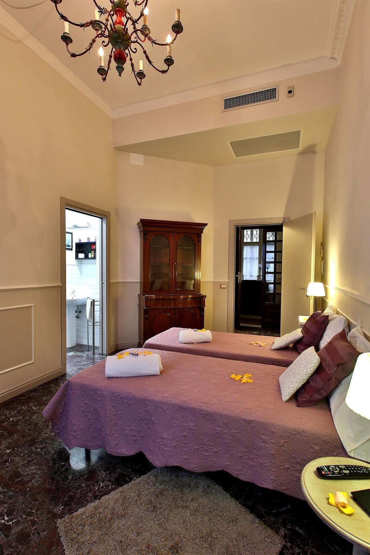 צ'יוויטווקיה Alibrandi Palace מראה חיצוני תמונה